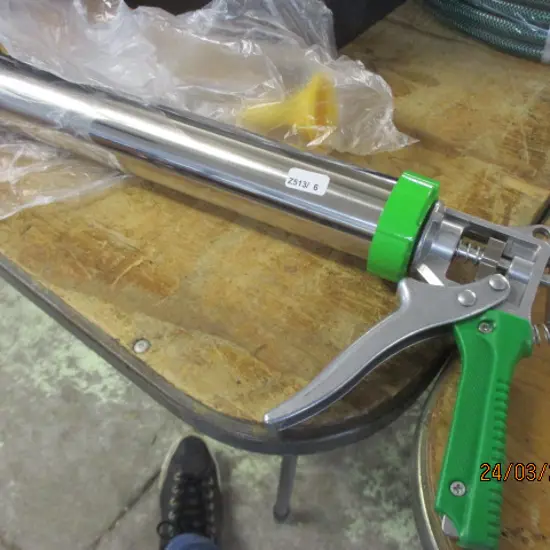 Mastic Gun
