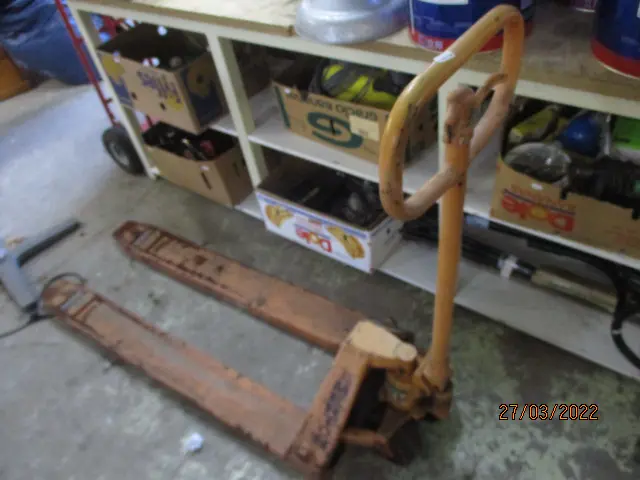 Pallet Jack Image 1++
