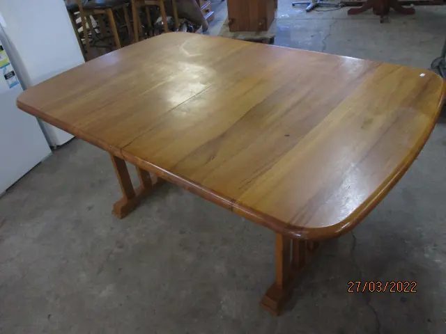 Dining Table Image 1++