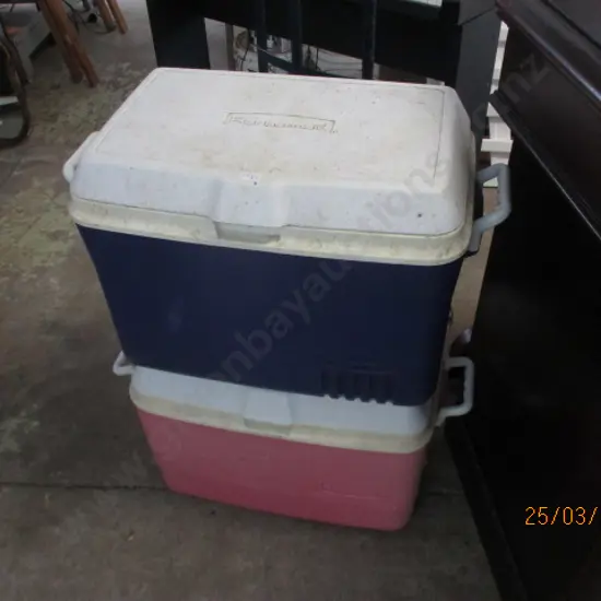 2 Chilly Bins