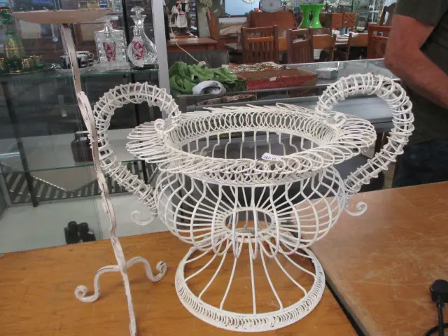 Metal Basket and Candlestand Image 1++
