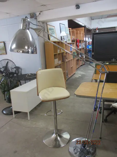 Large Anglepoise Lamp Image 1++