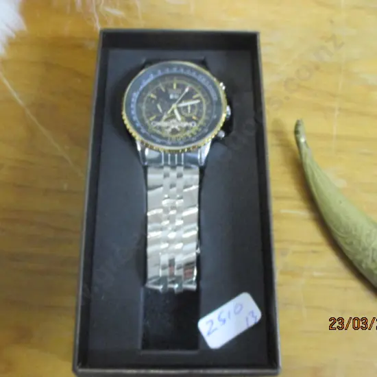 Dresswatch