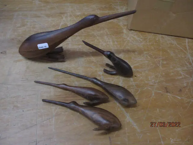 Carved Kiwis Image 1++