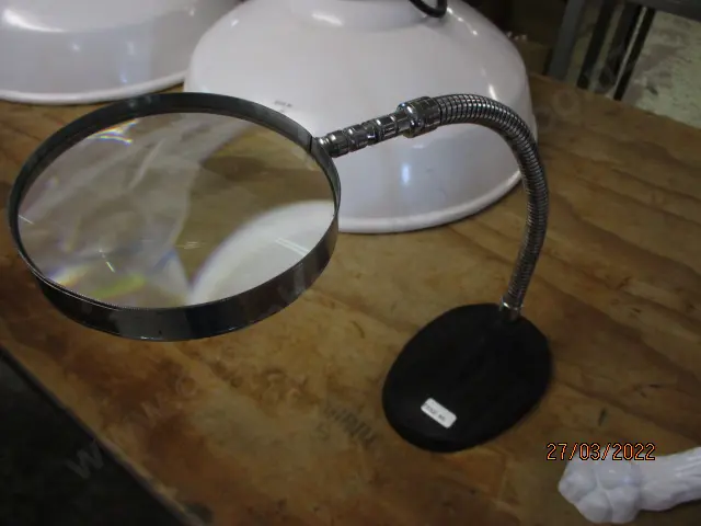 Table Magnifier Image 1++