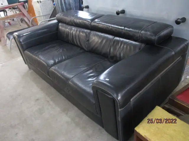 Leather Couch Image 1++