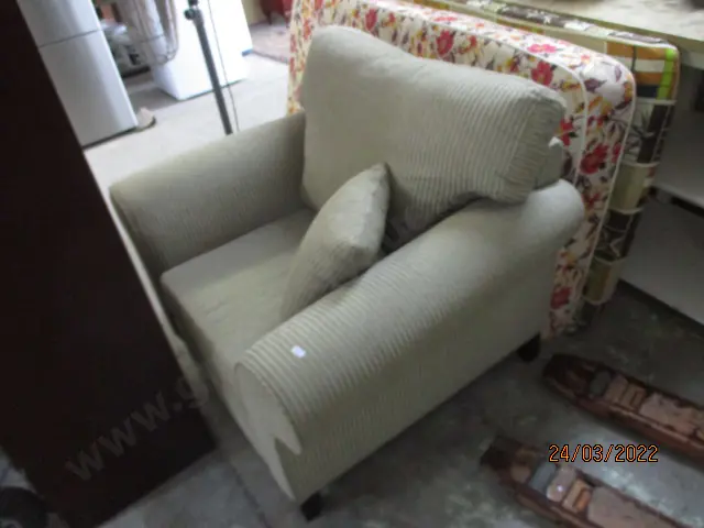 Lounge Chair Image 1++