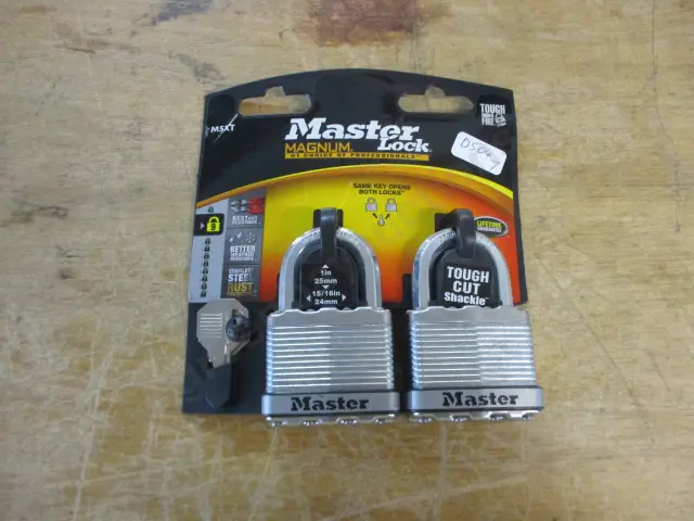 2 Padlocks Image 1++