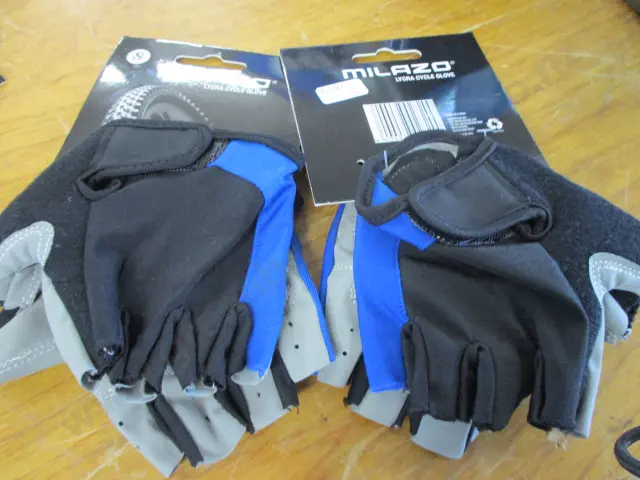 Bike Gloves Image 1++