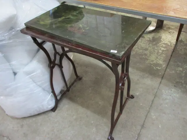 Garden Table Image 1++