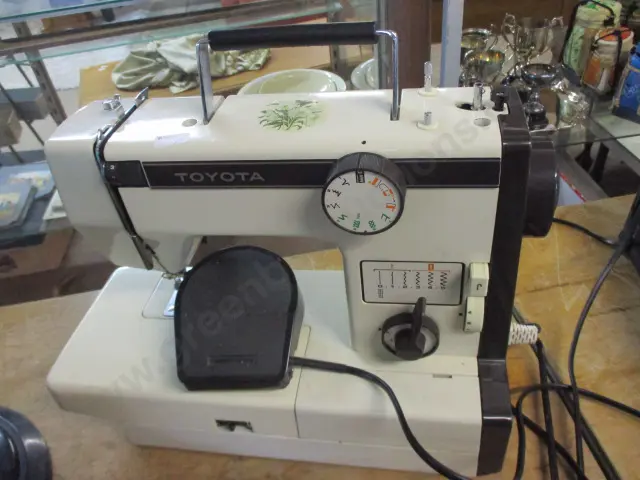 Sewing M/c Image 1++