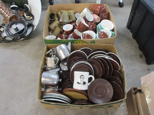 2 Boxes Cups Image 1++