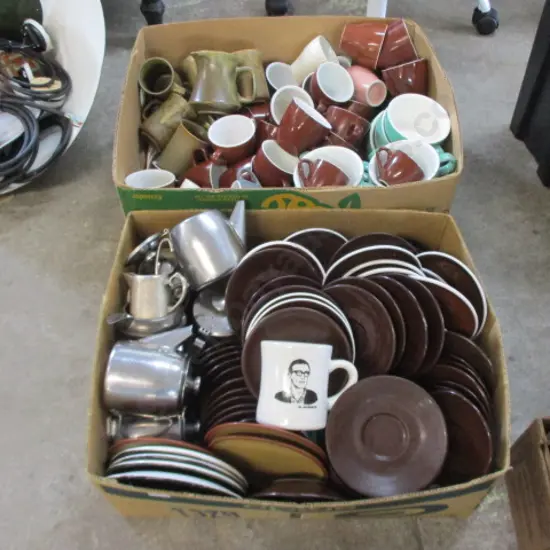 2 Boxes Cups