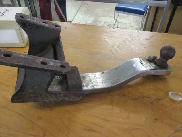 Holden Towbar Image 1++
