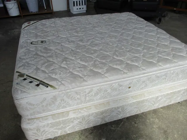 King Bed Image 1++