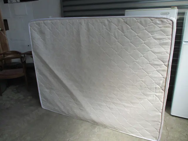 Queen Mattress Image 1++