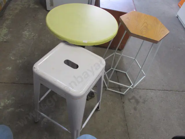 Table and 2 Stools Image 1++