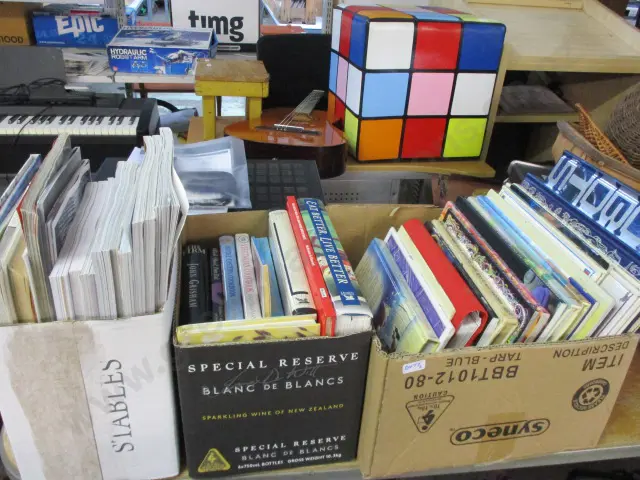 3 Boxes Books Image 1++