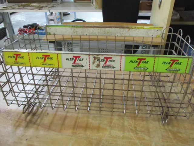 Retail Rack Image 1++