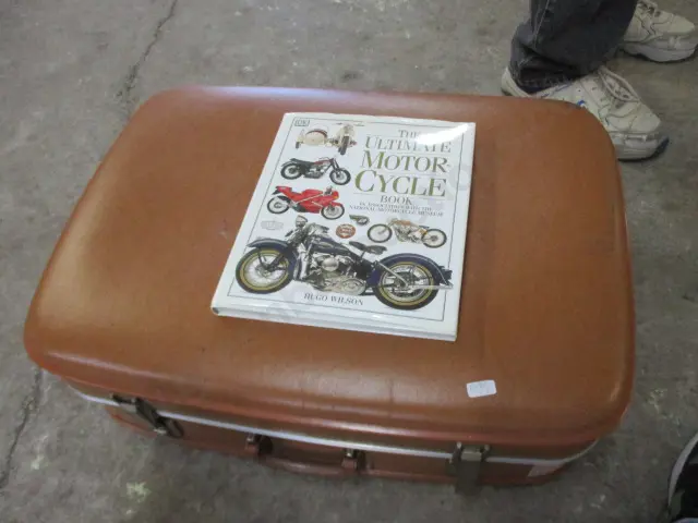 Book and Luggage Image 1++