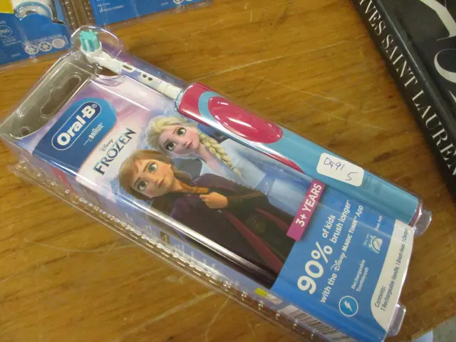 Electric Toothbrush Image 1++
