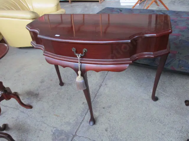 Hall Table Image 1++