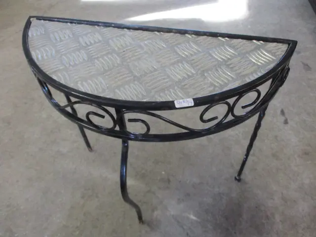 Side Table Image 1++