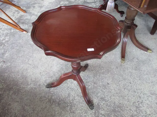 Wine Table Image 1++