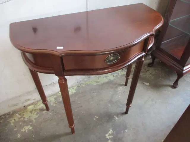 Hall Table Image 1++