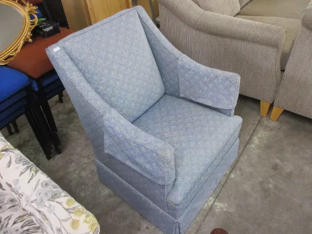 Easy Chair Image 1++