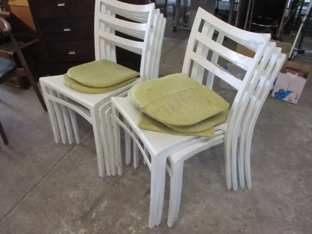 8 Chairs Image 1++