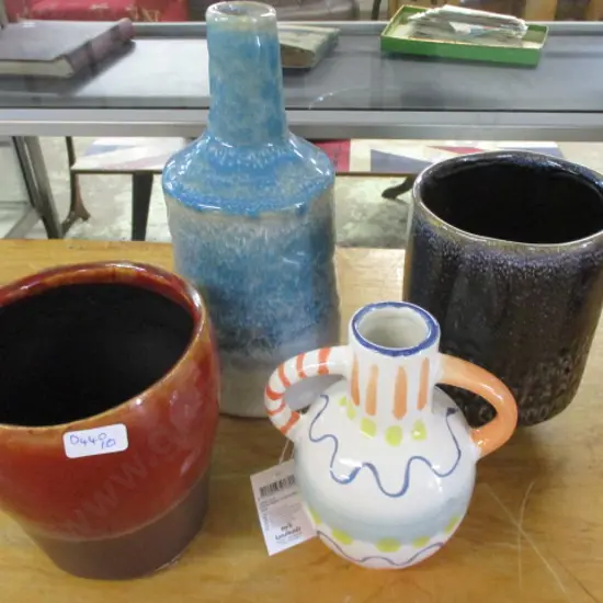 4 Vases