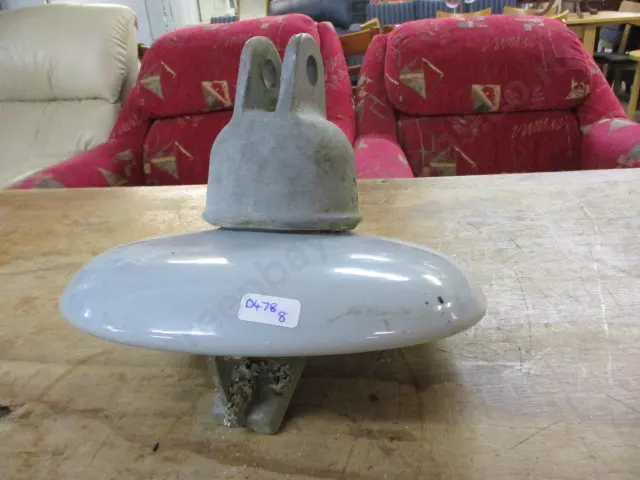Insulator Image 1++