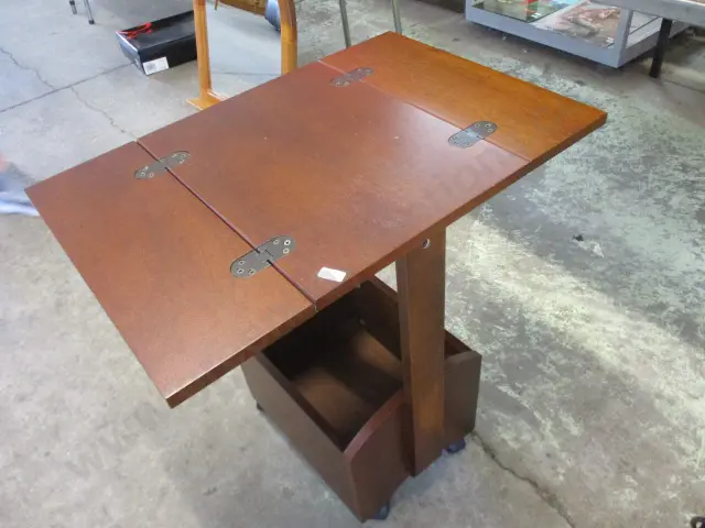 Folding Side Table Image 1++