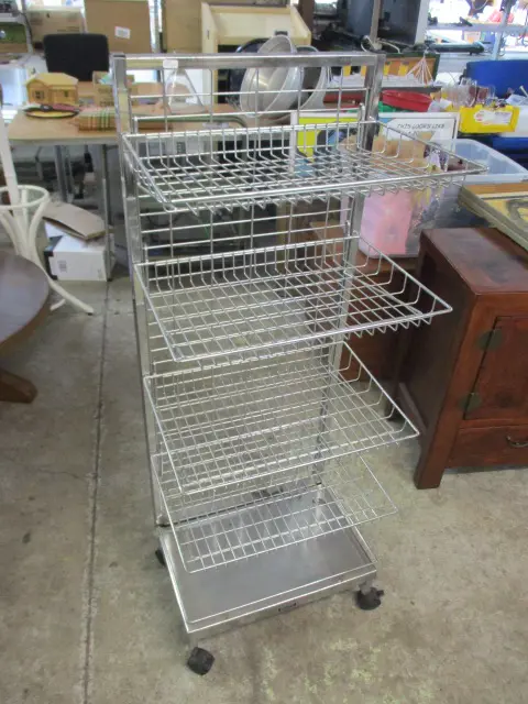 Metal Display Rack Image 1++
