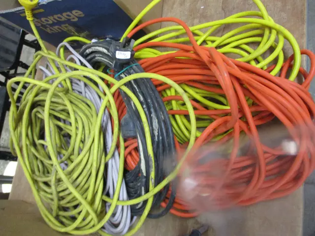 Power Leads Image 1++