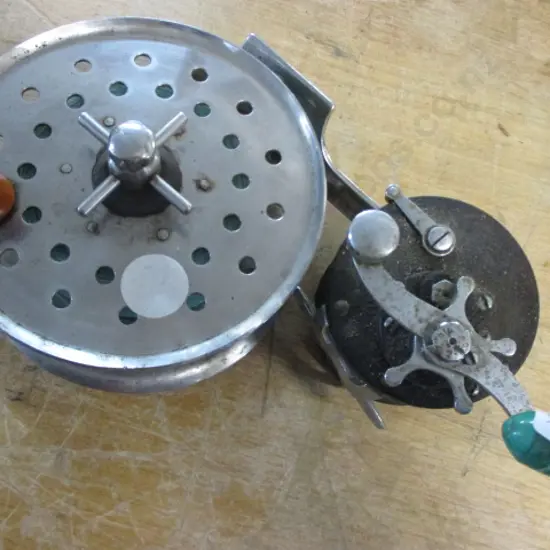 2 Fishing Reels