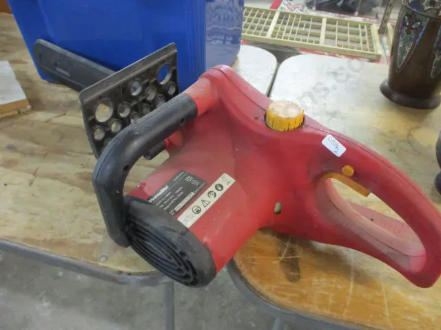 Electric Chainsaw Image 1++