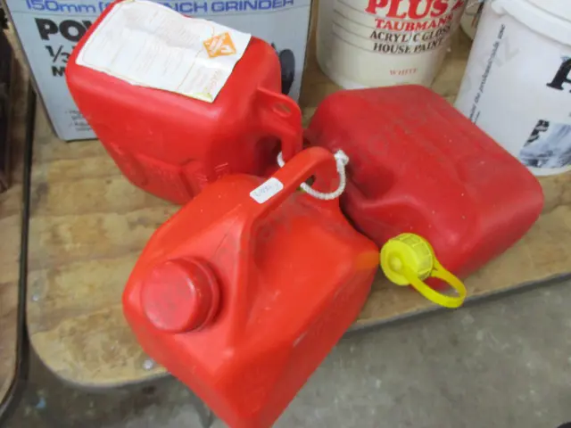 3 Gas Cans Image 1++