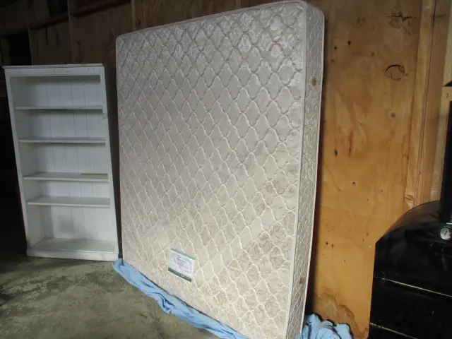 King Mattress Image 1++