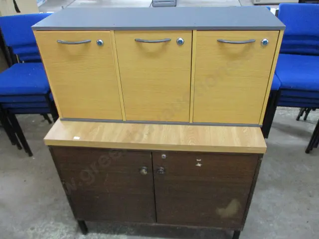 2 cabinets Image 1++
