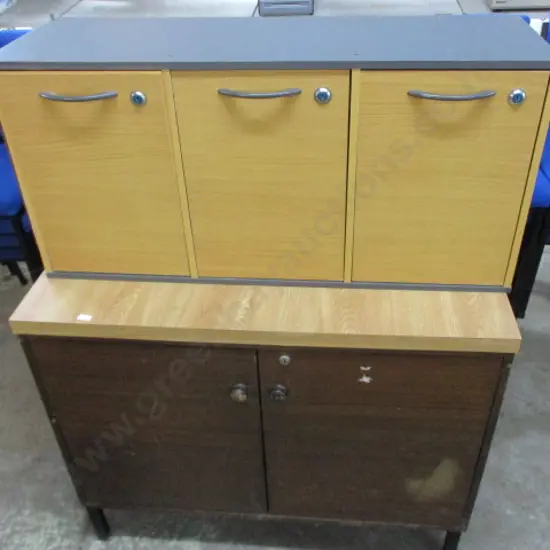 2 cabinets