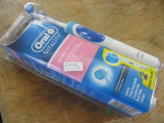 Electric Toothbrush Image 1++