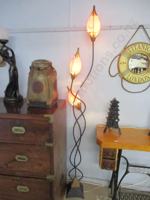 Retro Floor Lamp Image 1++