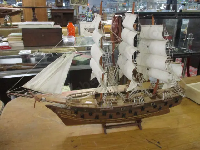 Model Boat Image 1++