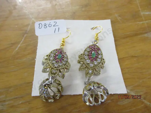 Earrings Image 1++