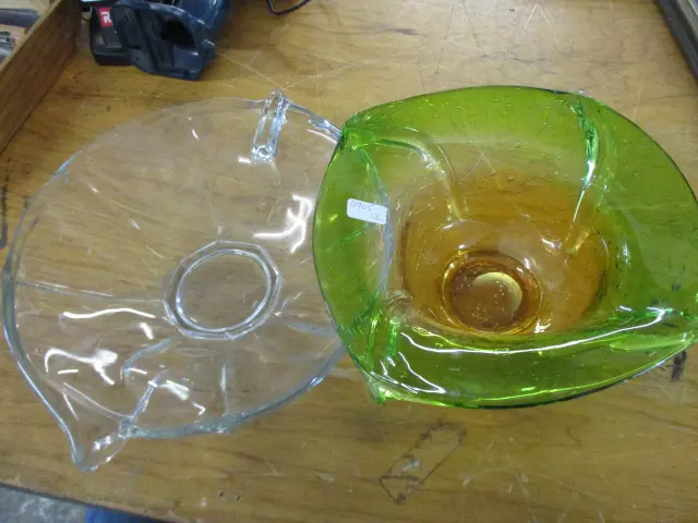 Art Glass Bowls Image 1++