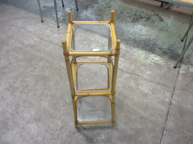 Plant Stand Image 1++