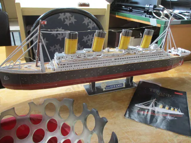 LED Titanic Model Image 1++