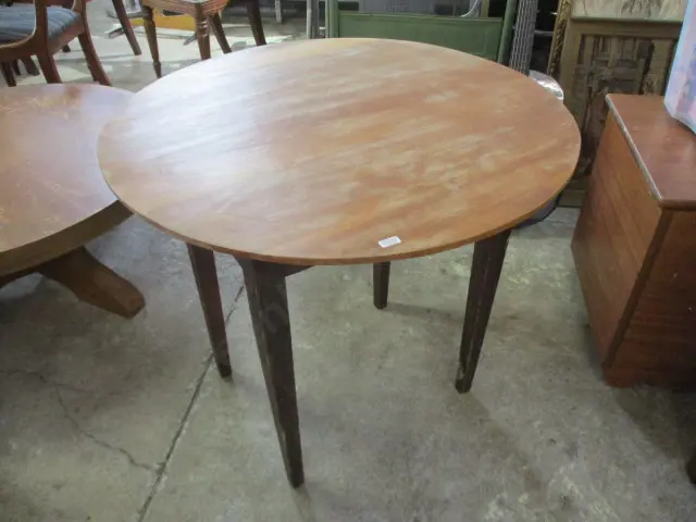 Side Table Image 1++